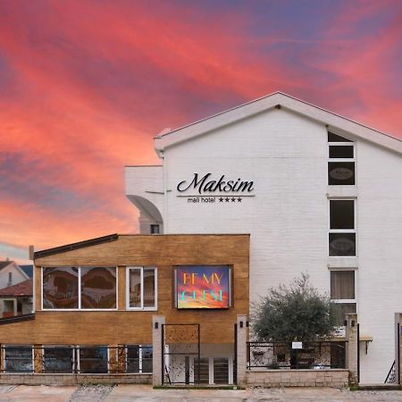 Hotel Maksim Херцег-Нови Экстерьер фото