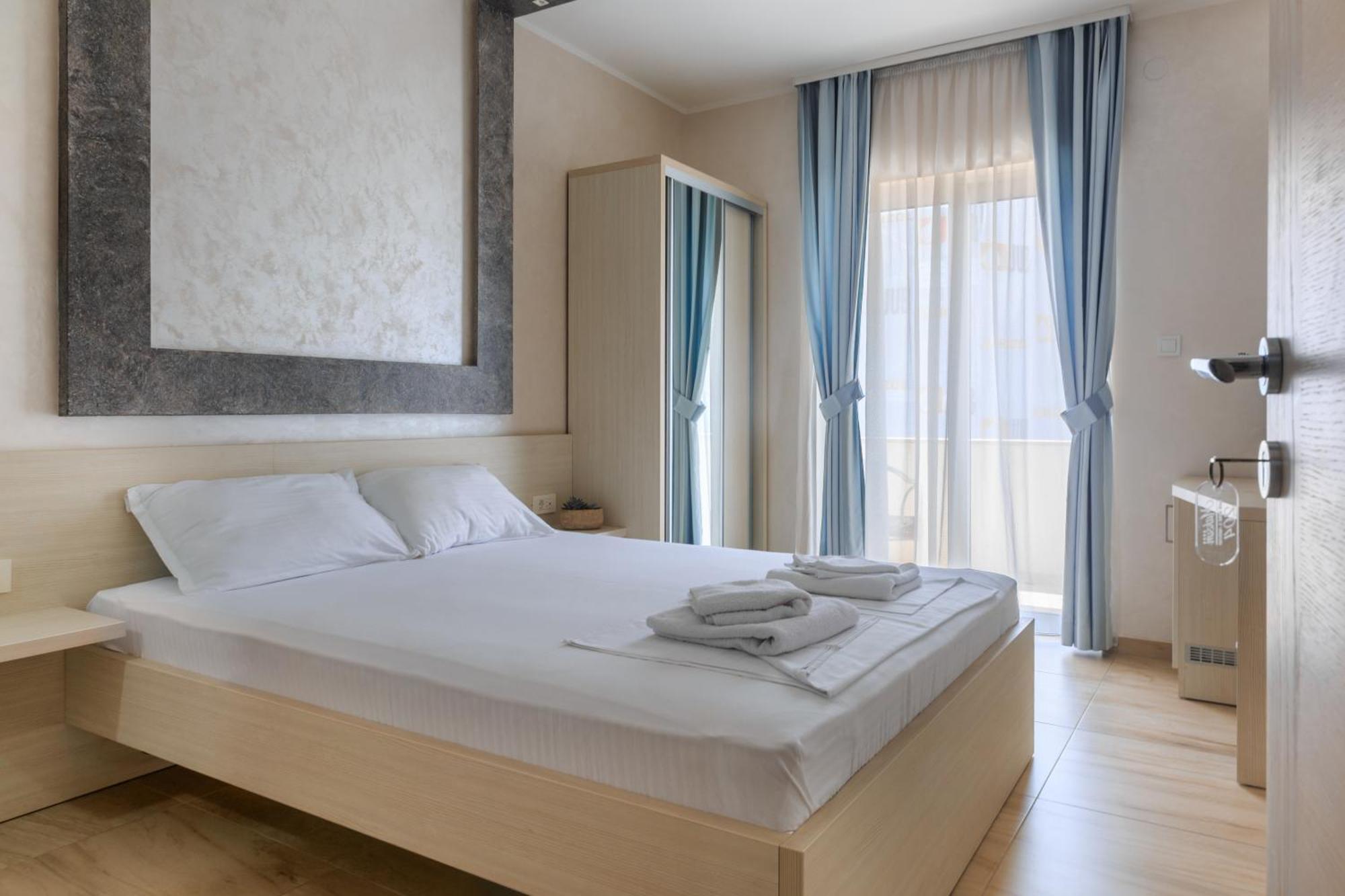 Hotel Maksim Херцег-Нови Экстерьер фото