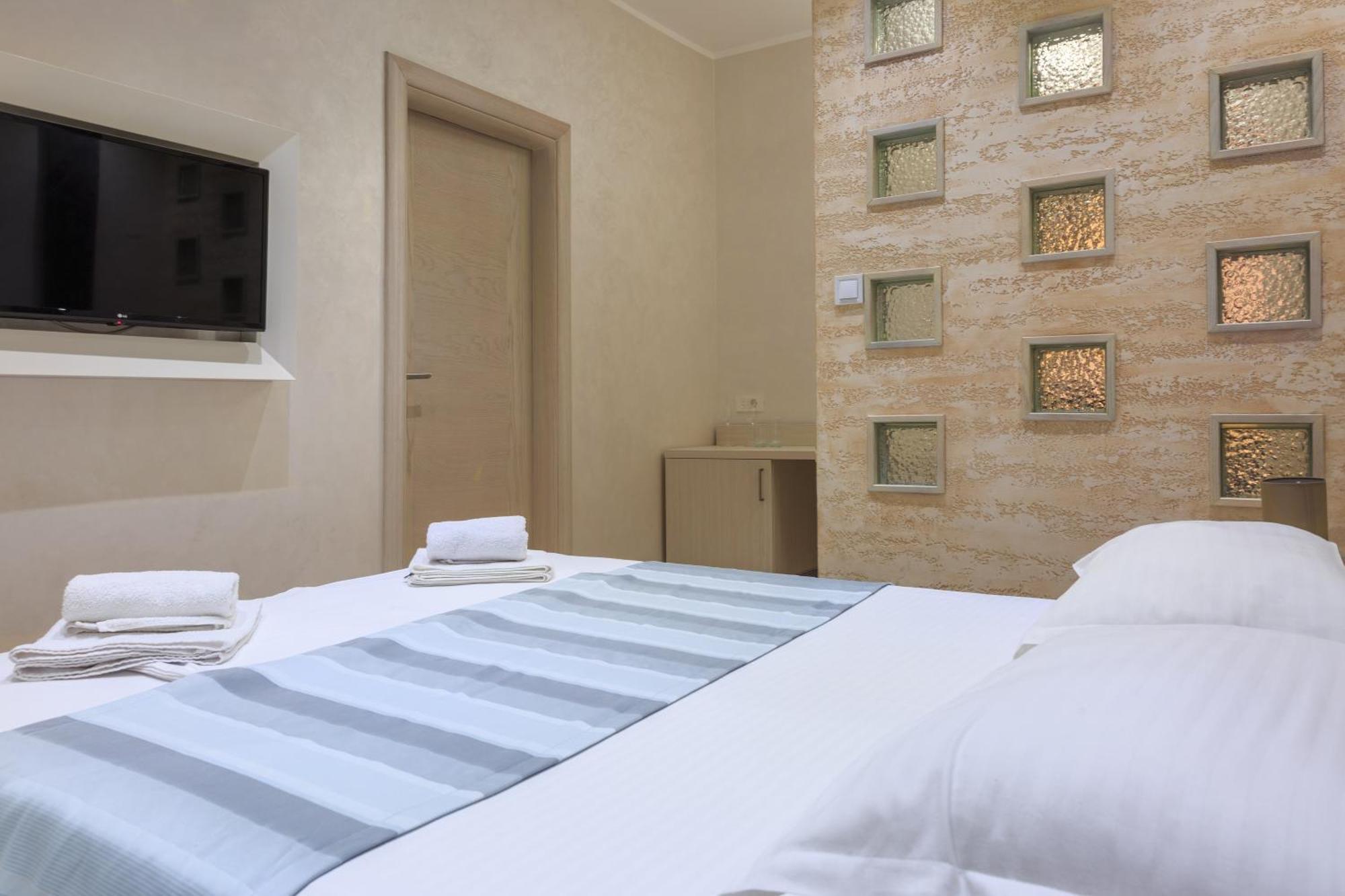 Hotel Maksim Херцег-Нови Экстерьер фото