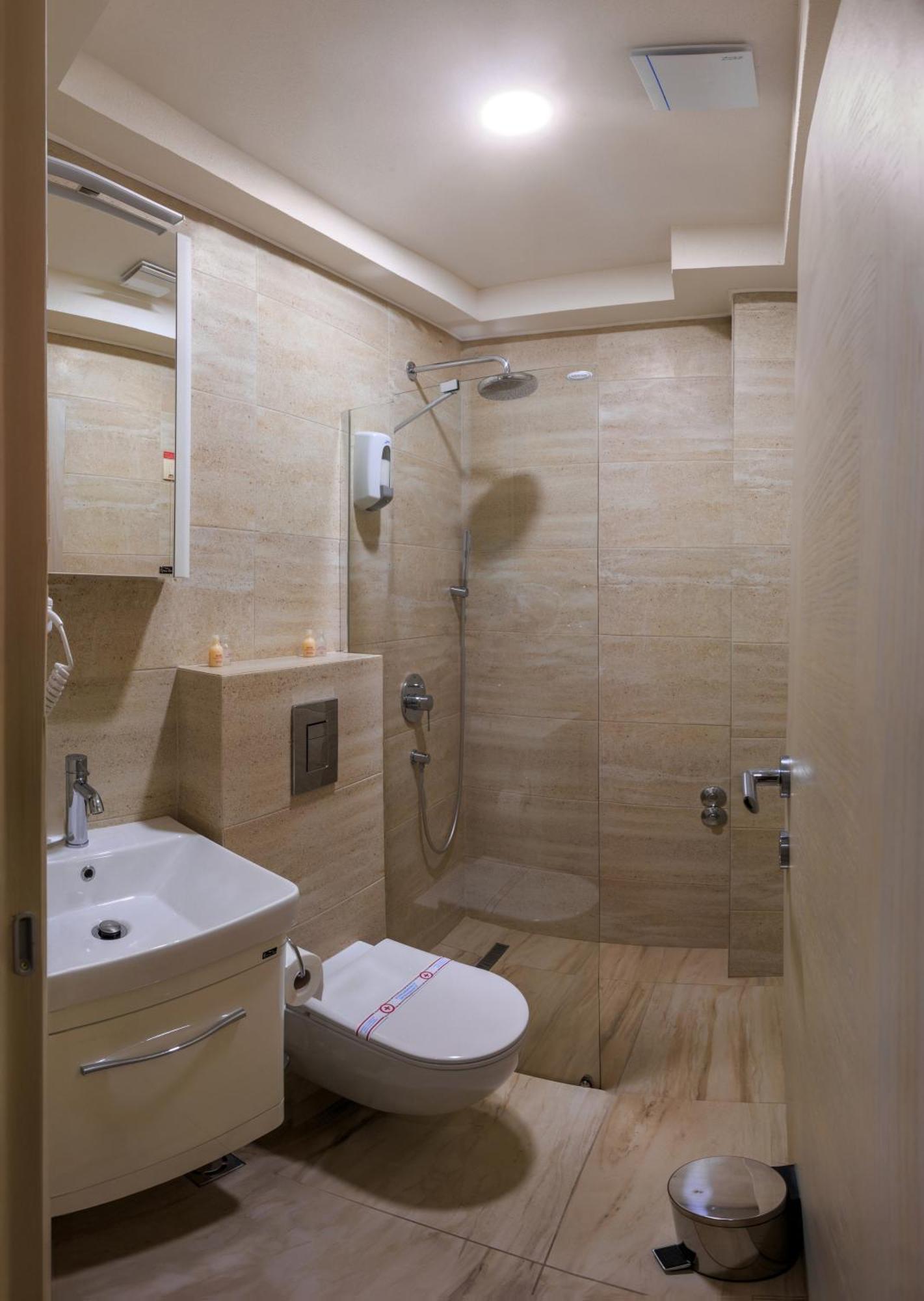 Hotel Maksim Херцег-Нови Экстерьер фото