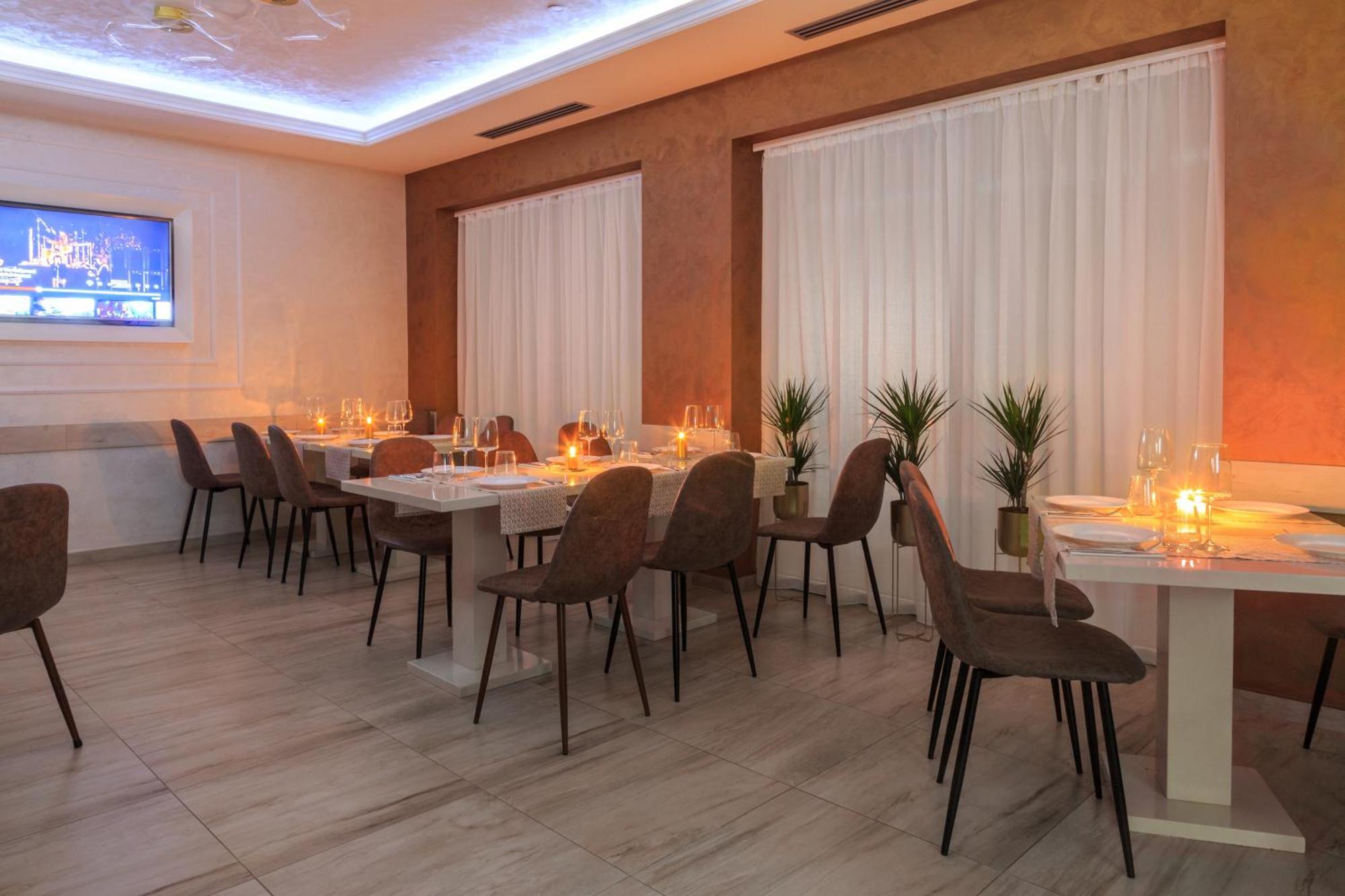 Hotel Maksim Херцег-Нови Экстерьер фото