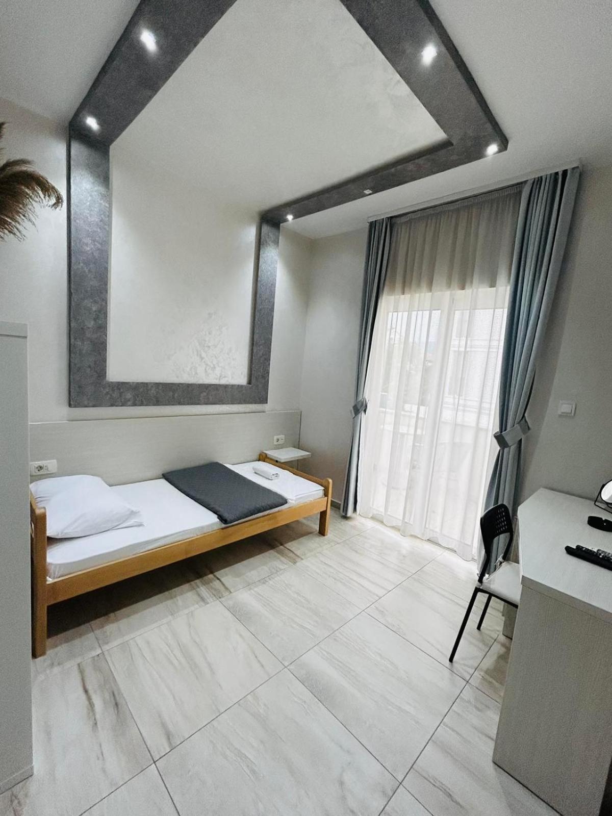 Hotel Maksim Херцег-Нови Экстерьер фото
